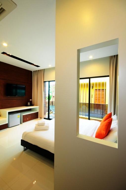 Capstone Resort Haad Chao Samran Room photo