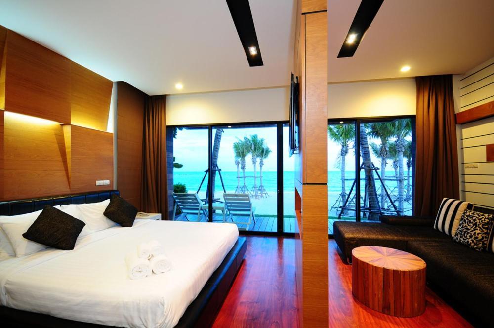 Capstone Resort Haad Chao Samran Room photo
